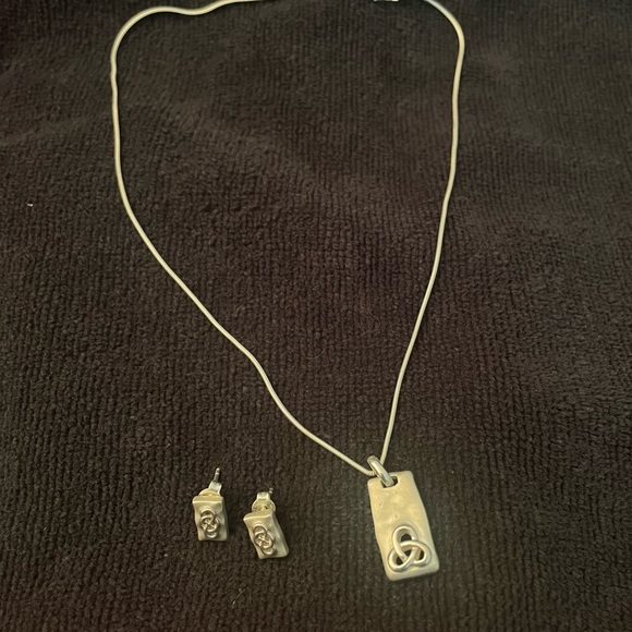 Trinity Knot Celtic Jewelry set - Picture 2 of 4